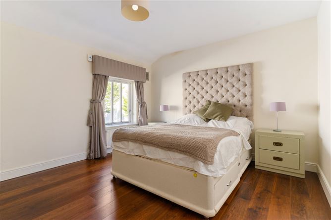 49 & 49A Pembroke Lane, Ballsbridge, Dublin 4