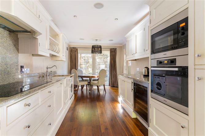 49 & 49A Pembroke Lane, Ballsbridge, Dublin 4