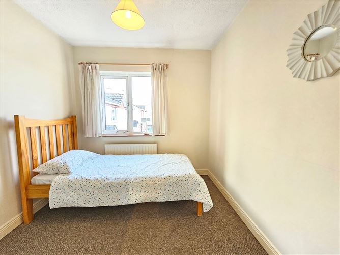 25 Phoenix Court, Kilrush Road, Ennis, Co. Clare