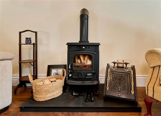 5 Sarsfield Terrace, Lower Main Street, Lucan, County Dublin