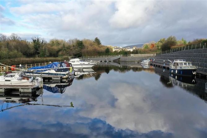 8 Lake View, Acres Avenue, Acres Cove, Drumshanbo, Leitrim