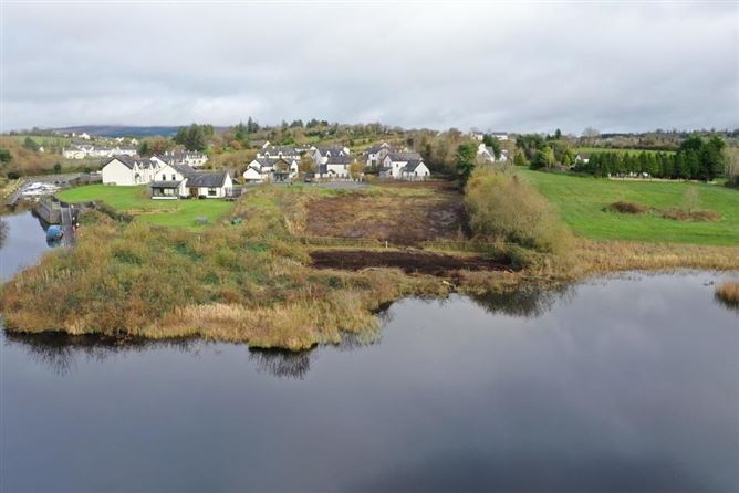 8 Lake View, Acres Avenue, Acres Cove, Drumshanbo, Leitrim