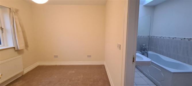 8 Lake View, Acres Avenue, Acres Cove, Drumshanbo, Leitrim