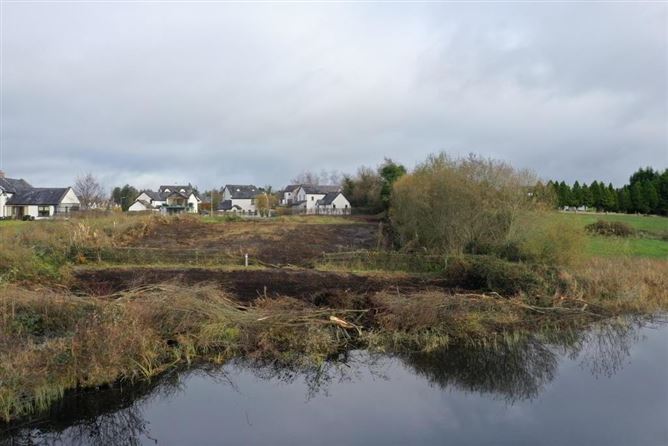 8 Lake View, Acres Avenue, Acres Cove, Drumshanbo, Leitrim