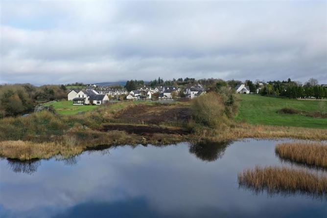 8 Lake View, Acres Avenue, Acres Cove, Drumshanbo, Leitrim