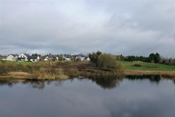 8 Lake View, Acres Avenue, Acres Cove, Drumshanbo, Leitrim