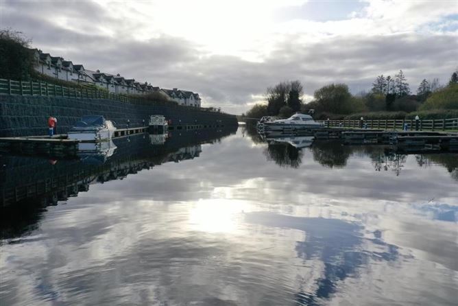 8 Lake View, Acres Avenue, Acres Cove, Drumshanbo, Leitrim