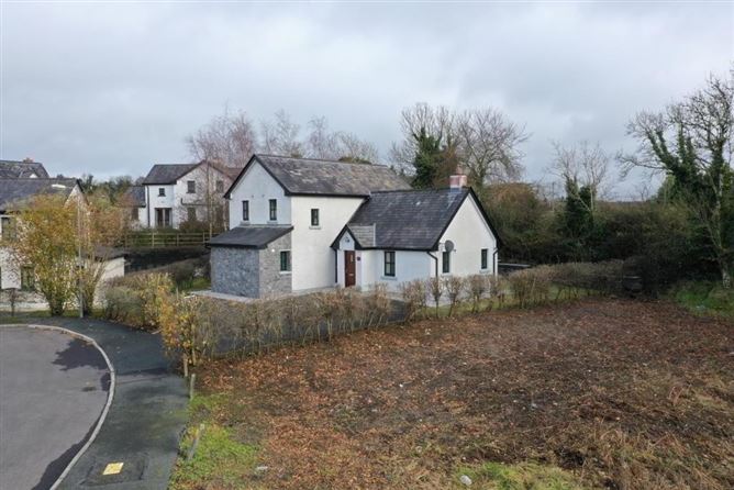 8 Lake View, Acres Avenue, Acres Cove, Drumshanbo, Leitrim