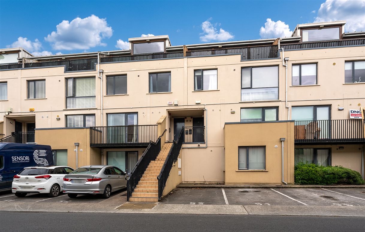 18 Parkview Drive, Finglas, Dublin 11 Ray Cooke Auctioneers 4716377