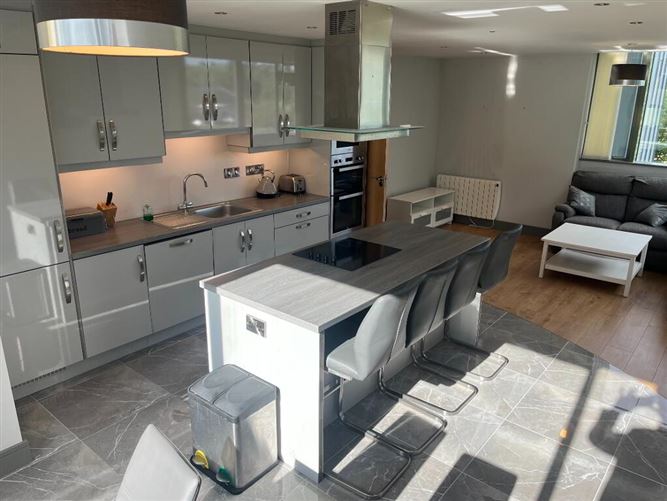 Unit 23, The Reeks Gateway, Tralee Road, Killarney, Kerry