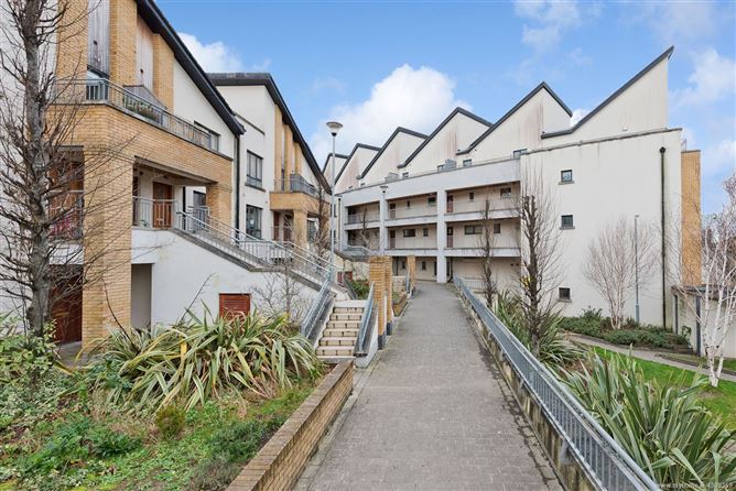 Marlfied Terrace, Kiltipper, Dublin 24