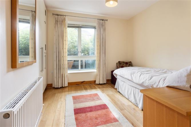 12 The Crescent, Fortfield Square, Terenure, Dublin 6w