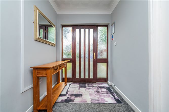 https://photos-a.propertyimages.ie/media/7/7/4/5023477/601e477f-c62f-4b64-a8ae-92d37ce244a2_l.jpg