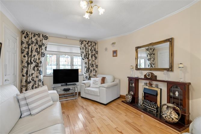 5 Huxley Crescent, Dublin 8