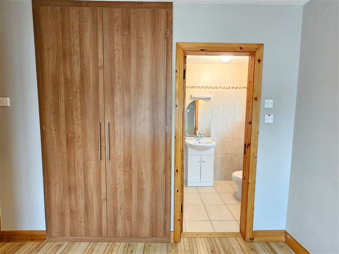 17 Phoenix Court, Kilrush Road, Ennis, Co. Clare