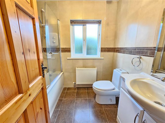 17 Phoenix Court, Kilrush Road, Ennis, Co. Clare