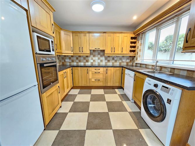 17 Phoenix Court, Kilrush Road, Ennis, Co. Clare