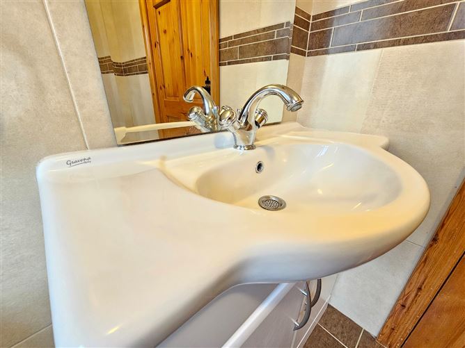 17 Phoenix Court, Kilrush Road, Ennis, Co. Clare