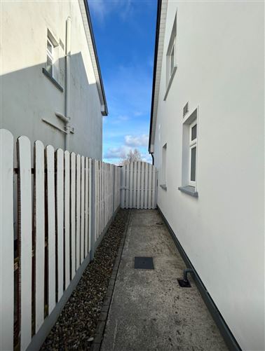 15 Gort Leamhan, Roslevan, Ennis, County Clare