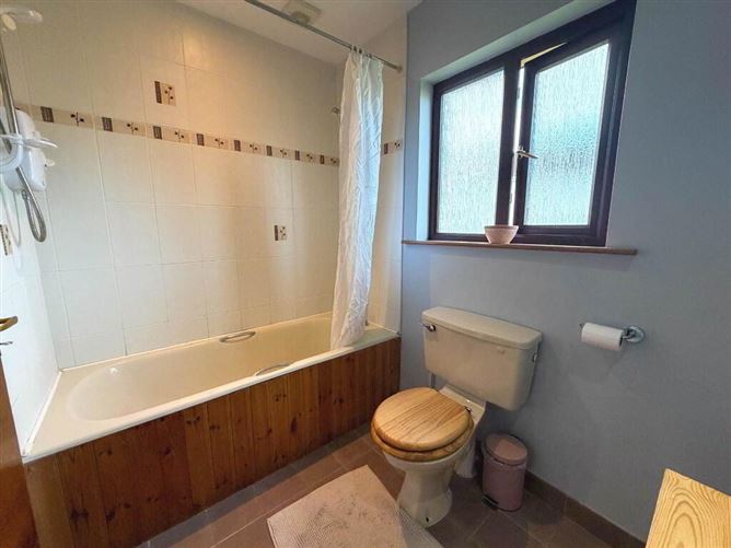 6 Redwood Drive, Dooradoyle, Limerick