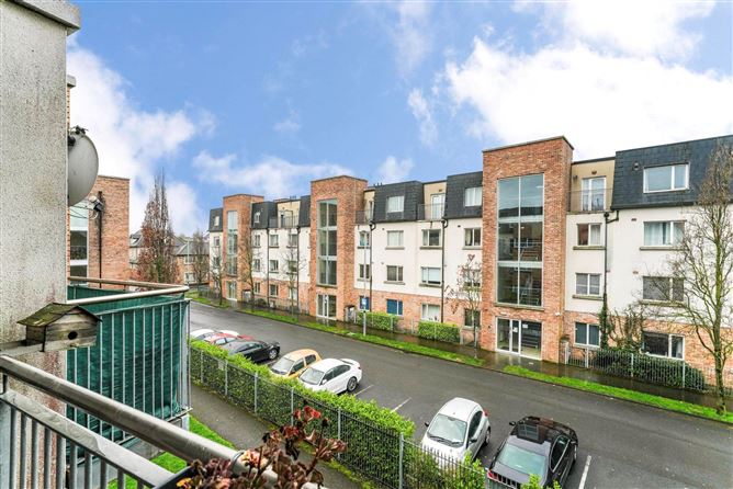 28 Eaton Green, Rathcoole, Co. Dublin