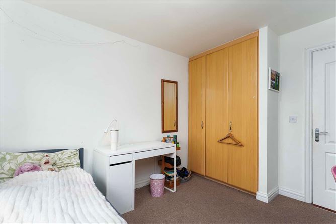 28 Eaton Green, Rathcoole, Co. Dublin