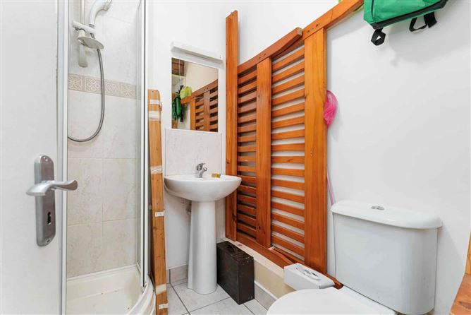 28 Eaton Green, Rathcoole, Co. Dublin