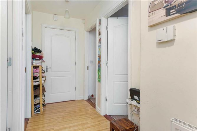 28 Eaton Green, Rathcoole, Co. Dublin