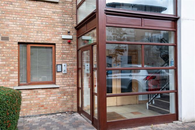 32 Marlay House, Ballinteer,   Dublin 16