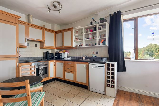 32 Marlay House, Ballinteer,   Dublin 16