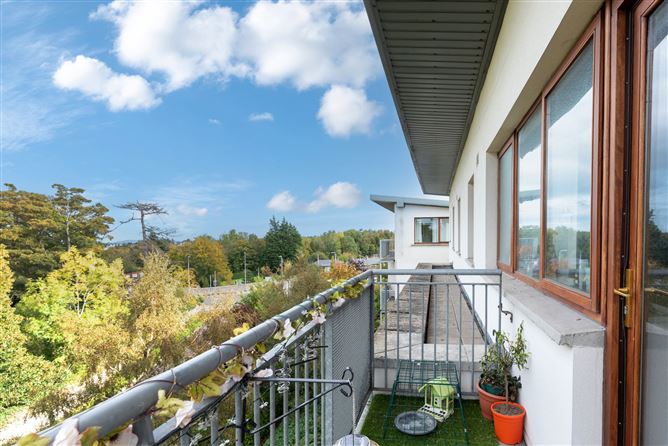 32 Marlay House, Ballinteer,   Dublin 16