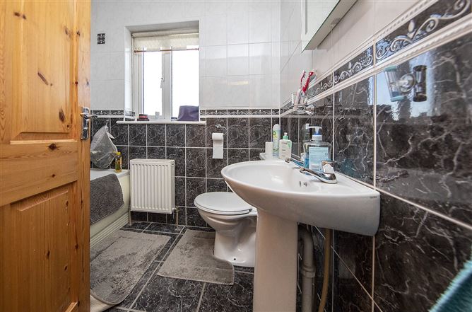 83 Town Court, Dungarvan, Co. Waterford
