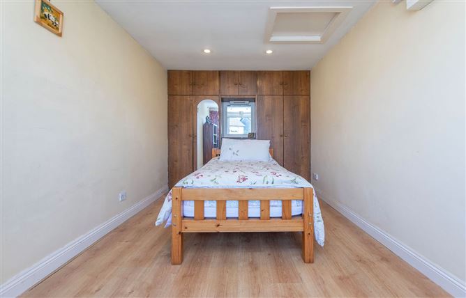 30 Sandyview Drive, Riverside, Galway