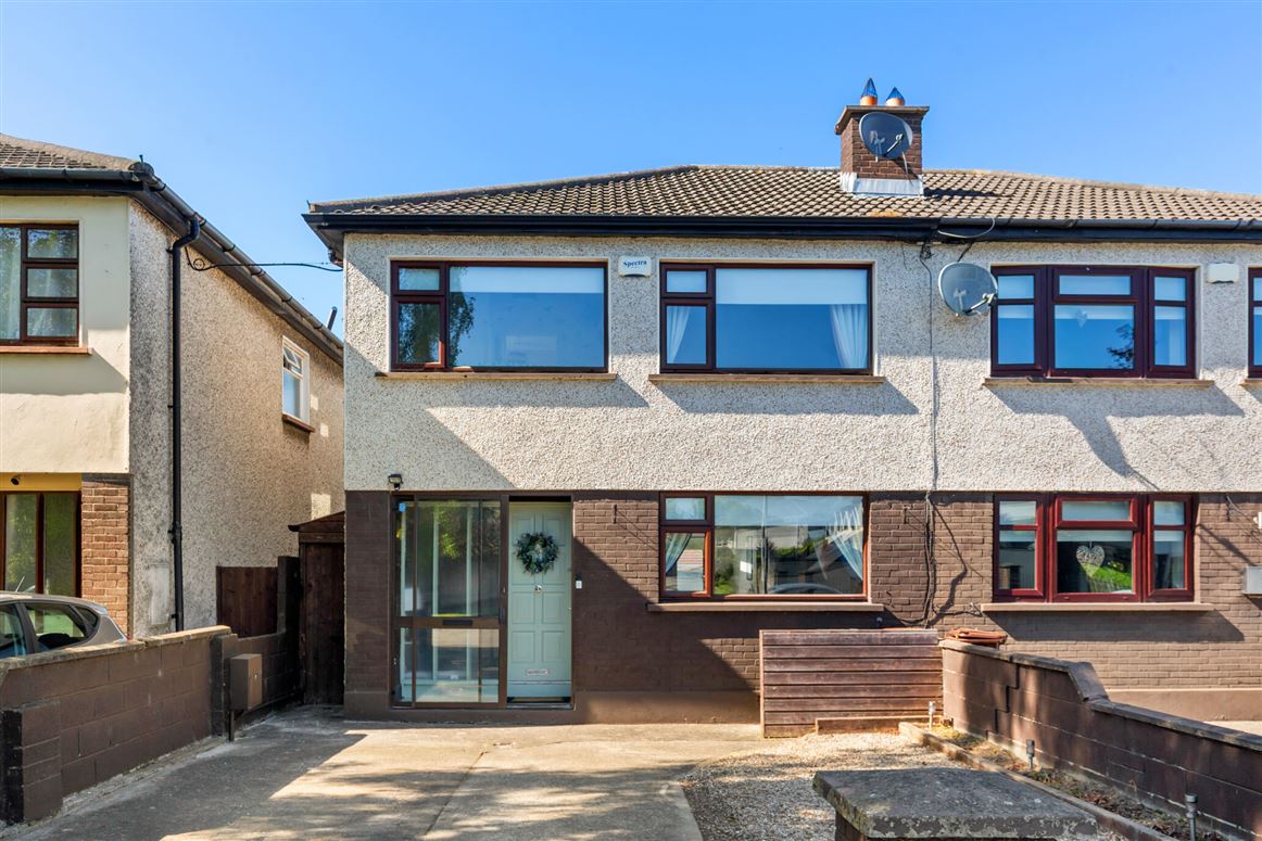 18 Dunmore Grove, Kingswood, Dublin 24