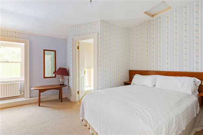 Glebe House, Landsend, Abbeyside, Dungarvan