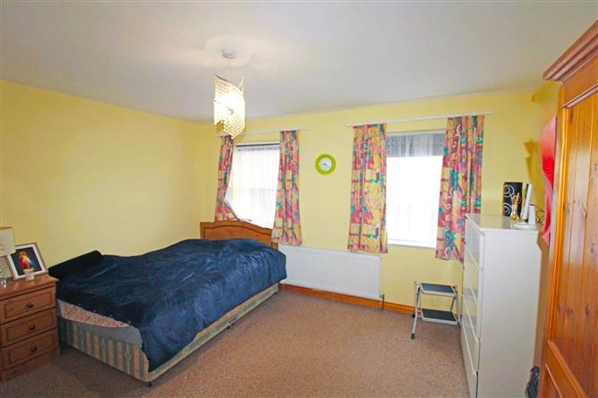 6 Castle Row, Ballina, Mayo