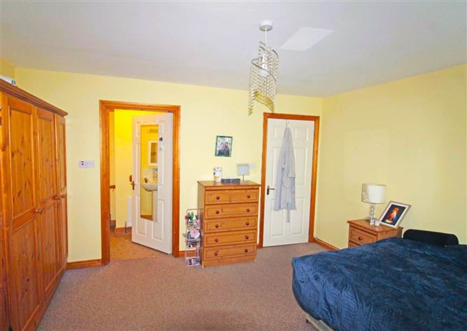 6 Castle Row, Ballina, Mayo