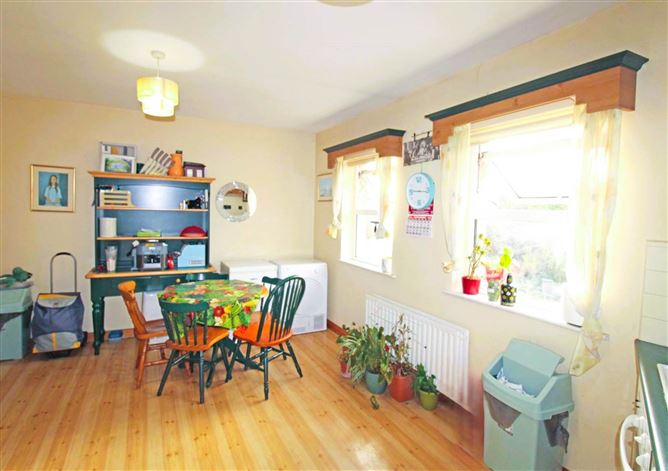 6 Castle Row, Ballina, Mayo
