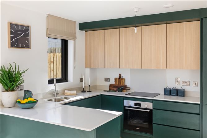 https://photos-a.propertyimages.ie/media/7/7/7/4915777/164c8ed4-5e9b-4e7e-9973-a56b3a89ba61_l.jpg