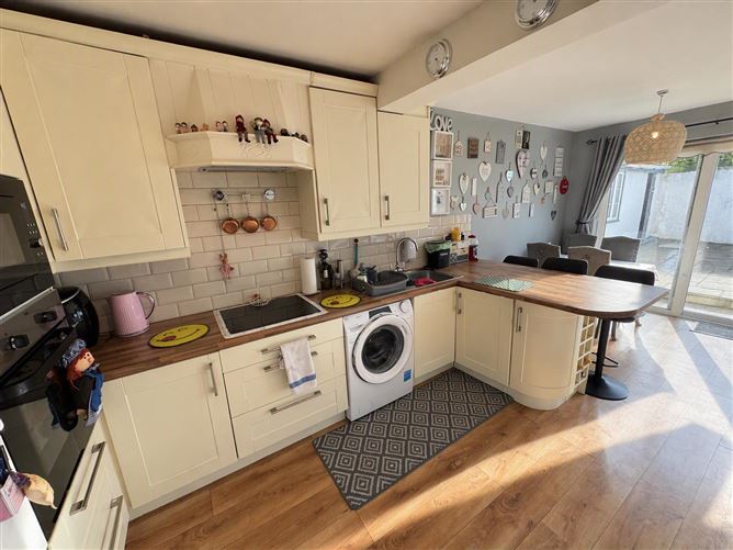 Photo 3 of 10 — 29 Abbey Drive, Abbey Park, Ferrybank, Waterford
