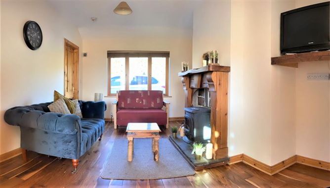 WILDWIND COTTAGE, Manger, Stratford-On-Slaney, Wicklow