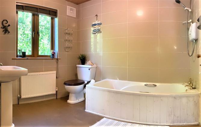 WILDWIND COTTAGE, Manger, Stratford-On-Slaney, Wicklow