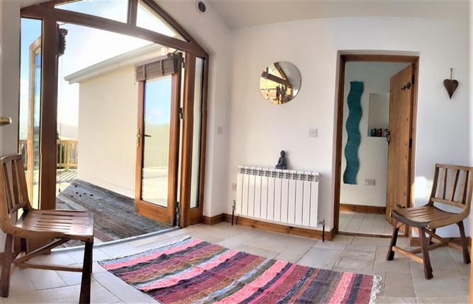 WILDWIND COTTAGE, Manger, Stratford-On-Slaney, Wicklow