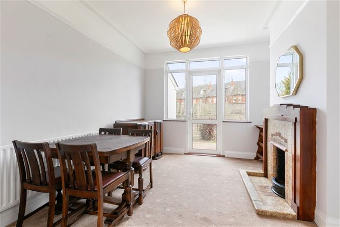 11 Lavarna Grove, Terenure, Dublin 6W