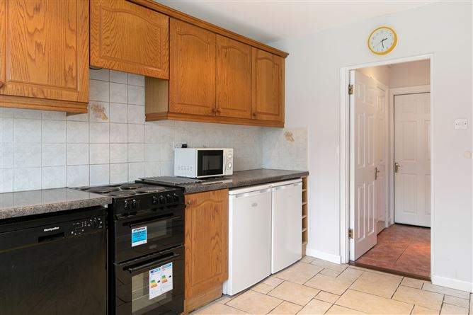 11 Lavarna Grove, Terenure, Dublin 6W