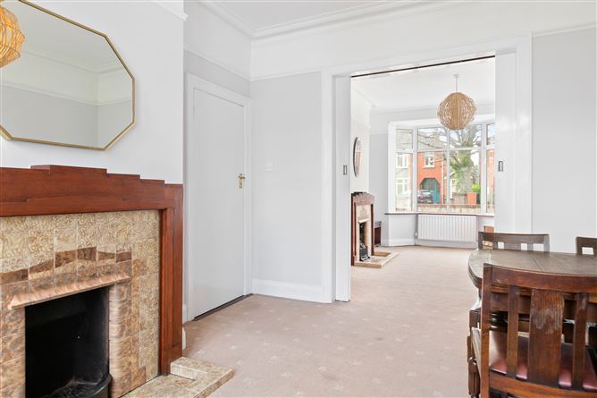 11 Lavarna Grove, Terenure, Dublin 6W