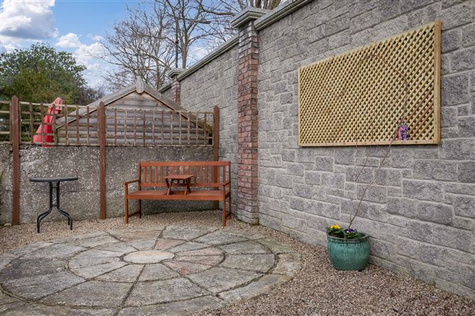 11 Lavarna Grove, Terenure, Dublin 6W
