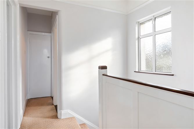 11 Lavarna Grove, Terenure, Dublin 6W