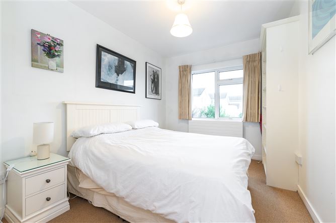 37 Kerrymount Rise, Foxrock, Dublin 18