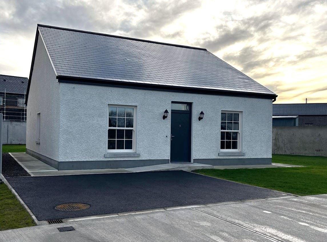6 Beech Hill, Crossmolina, Mayo